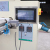 Machine d'emballage alimentaire avec un appareil de connexion au film